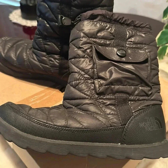 The North Face Black Snow Boots Women's - Size 7 - Picture 3 of 10